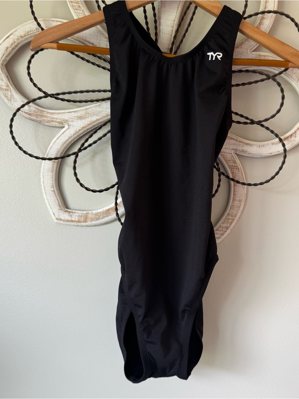 TYR Size 32 Black Competition Athletic One Piece Swimsuit